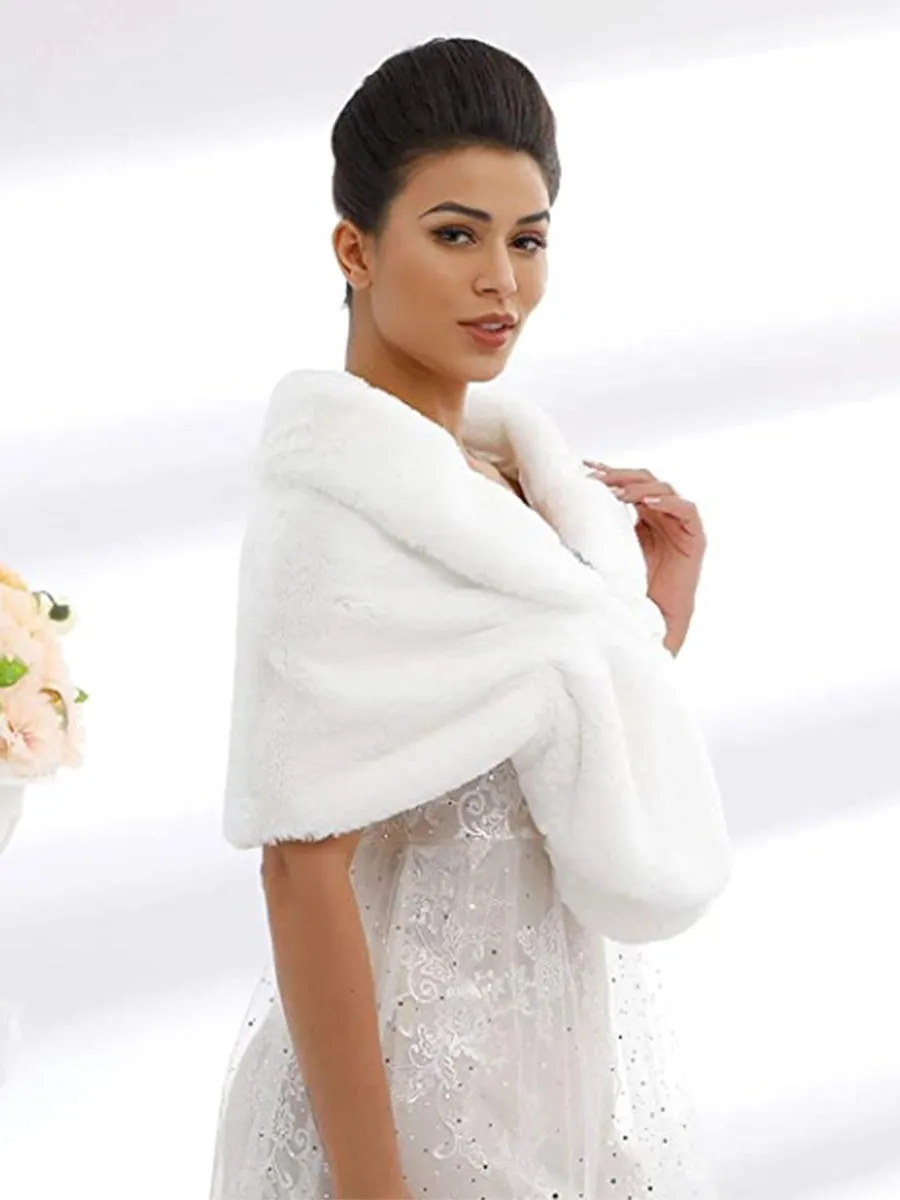 2025 Elegant White Faux Fur Bridal Shawl with Crystal Brooch