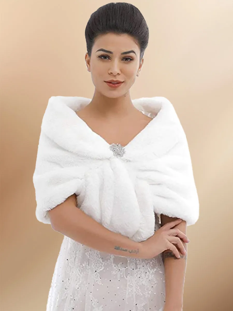 2025 Elegant White Faux Fur Bridal Shawl with Crystal Brooch