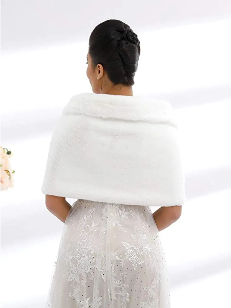 2025 Elegant White Faux Fur Bridal Shawl with Crystal Brooch