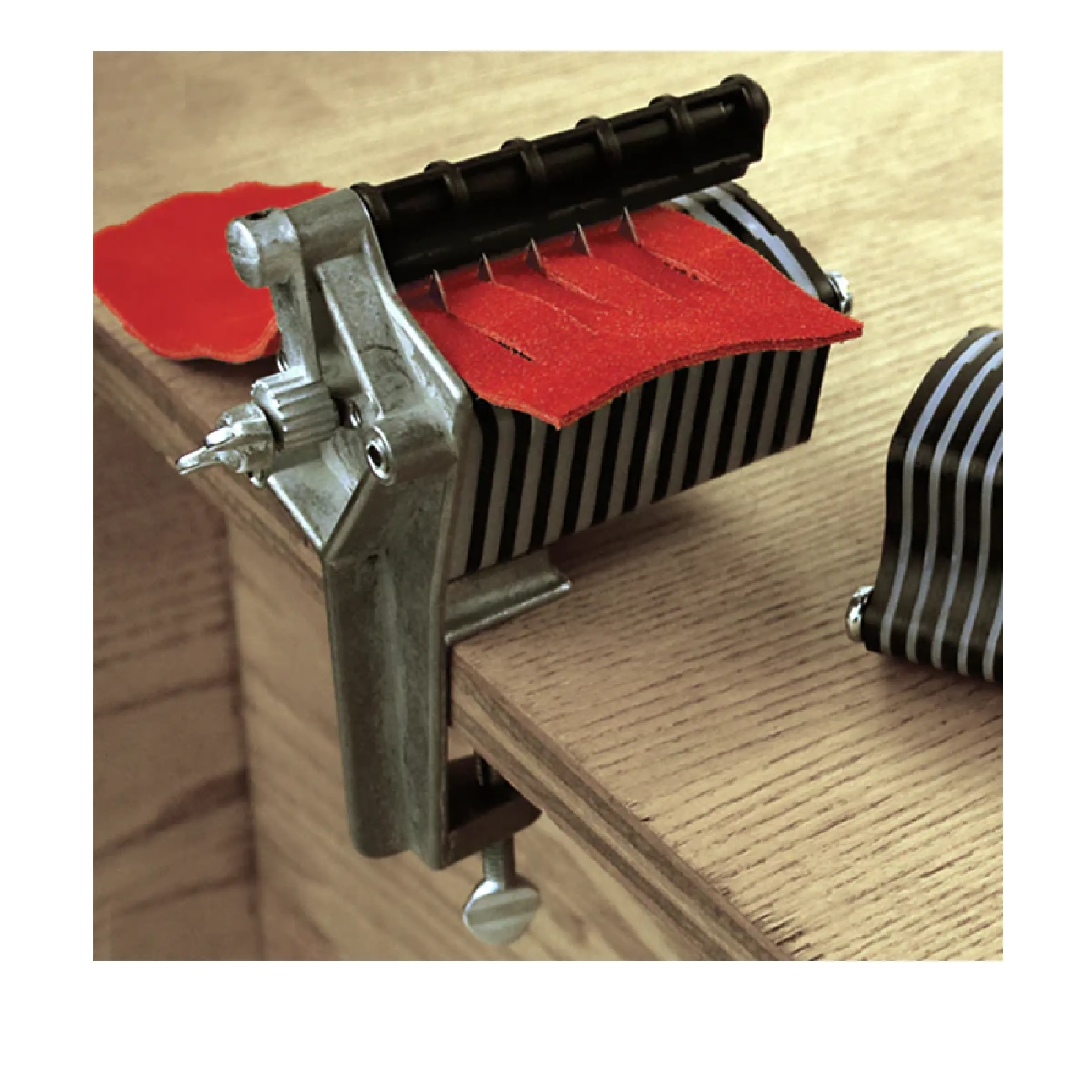 Tandy Leather Table Top Lace Cutter For Fringe Braiding Strip Belts and Lace